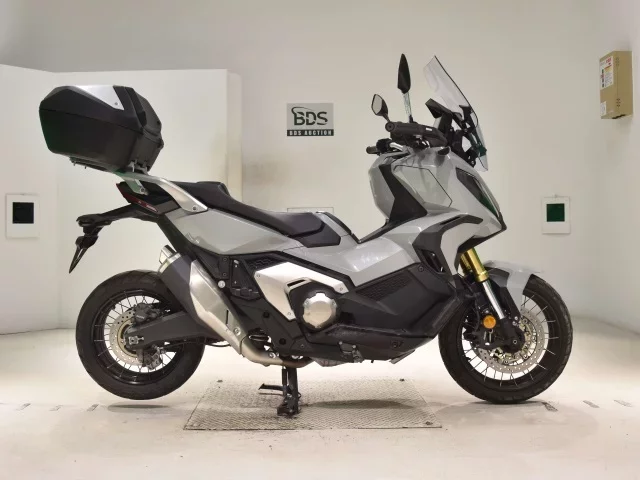 Honda X-ADV750-2
