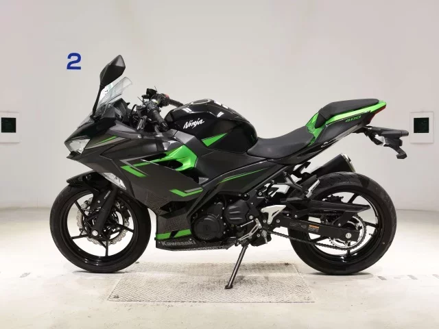 Kawasaki NINJA400-2