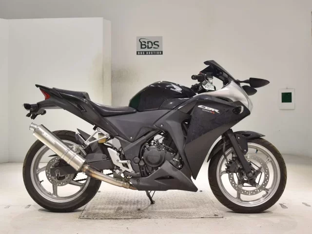 Honda CBR250R лот № 3181 оценка 4  с аукциона в Японии