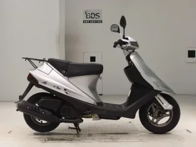 Suzuki ADDRESS V100