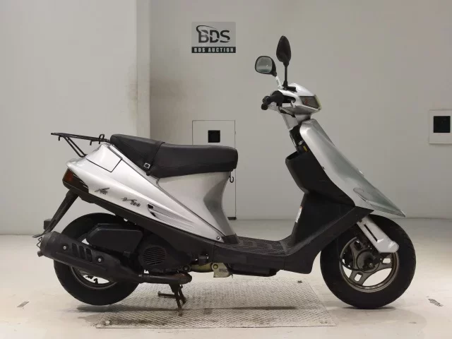 Suzuki ADDRESS V100