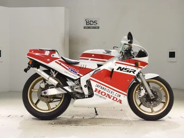 Honda NSR250R-2 лот № 5203 оценка 4  с аукциона в Японии