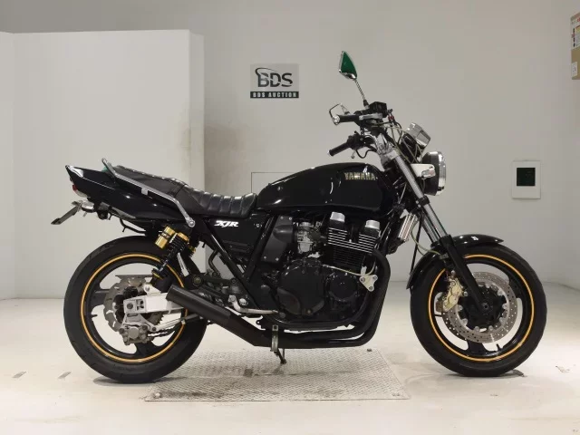 Yamaha XJR400R-1 лот № 0256 оценка 4  с аукциона в Японии