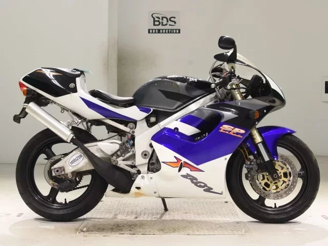 Suzuki RGV250 лот № 5184 оценка 4  с аукциона в Японии