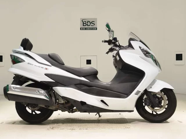 Suzuki SKYWAVE 250S-3 лот № 8113 оценка 4  с аукциона в Японии