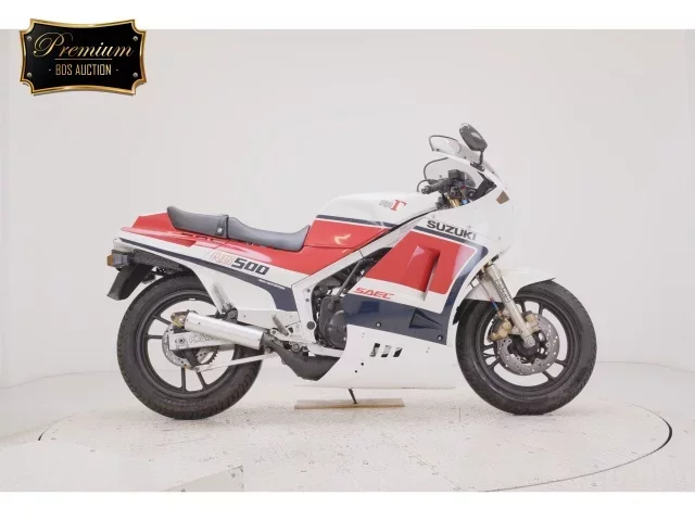Suzuki RG500 лот № 0033 оценка 4  с аукциона в Японии