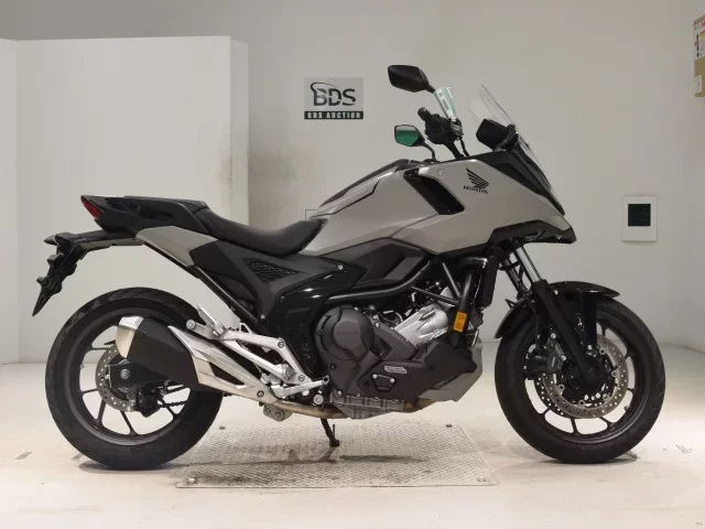 Honda NC750XD-3 лот № 0488 оценка 7  с аукциона в Японии