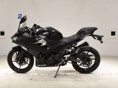 Kawasaki NINJA400 лот № 5074 оценка 4  с аукциона в Японии 2