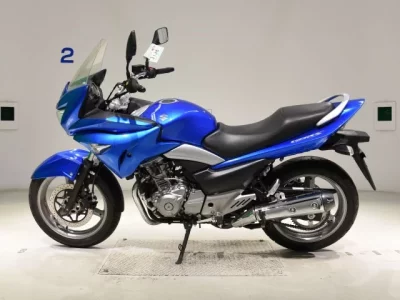 Suzuki GSR250S  с аукциона в Японии