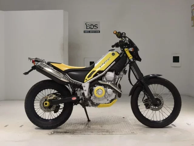 Yamaha TORITSU CAR лот № 0230 оценка 4  с аукциона в Японии