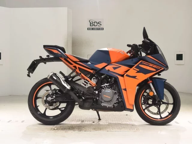 KTM  RC390 лот № 5248 оценка 5  с аукциона в Японии