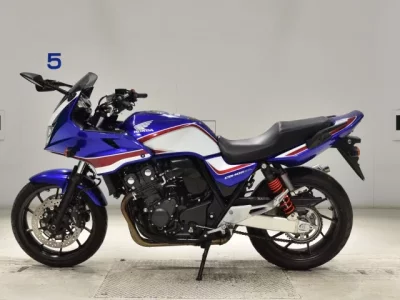 Honda CB400SFV-4 BOLDORABS лот № 5146 оценка 5  с аукциона в Японии 2