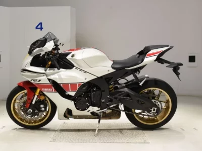 Yamaha YZF-R1  с аукциона в Японии