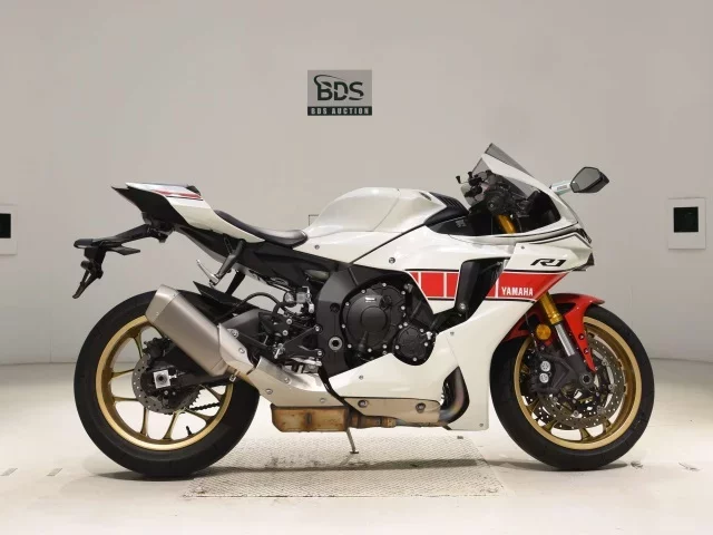 Yamaha YZF-R1 лот № 7908 оценка 6  с аукциона в Японии