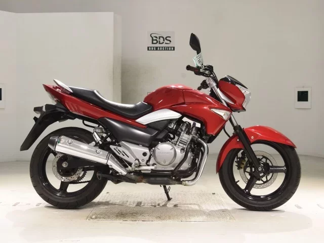Suzuki GSR250 лот № 2728 оценка 4  с аукциона в Японии