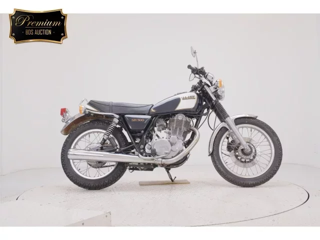 Yamaha SR500-1 лот № 0045 оценка 4  с аукциона в Японии