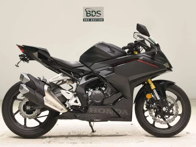 Honda CBR250RR-2A лот № 7870 оценка 7  с аукциона в Японии