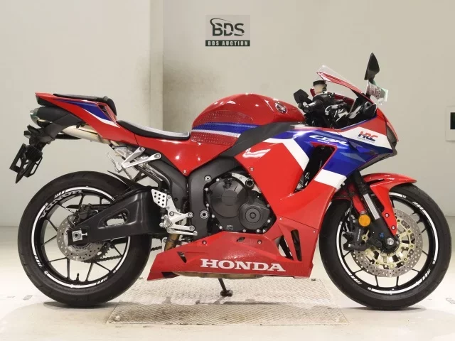 Honda CBR600RR-4 лот № 5083 оценка 6  с аукциона в Японии