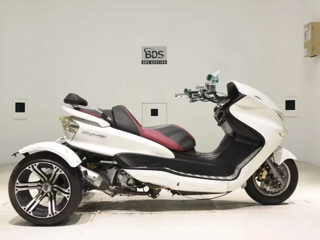 Yamaha MAJESTY 250C TRIKE лот № 7818 оценка 4  с аукциона в Японии