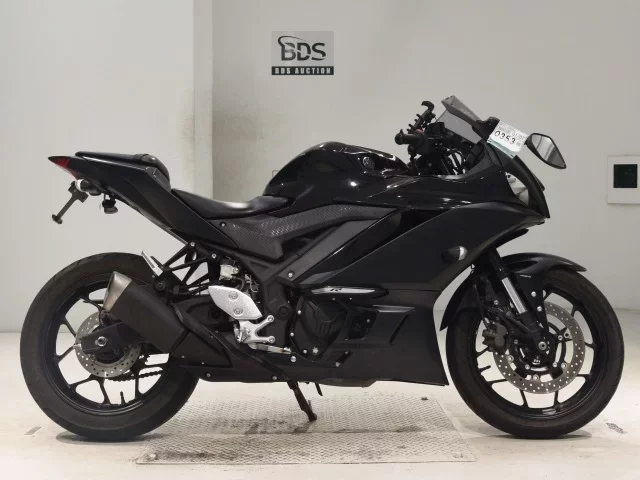 Yamaha YZF-R3 лот № 0353 оценка 5  с аукциона в Японии