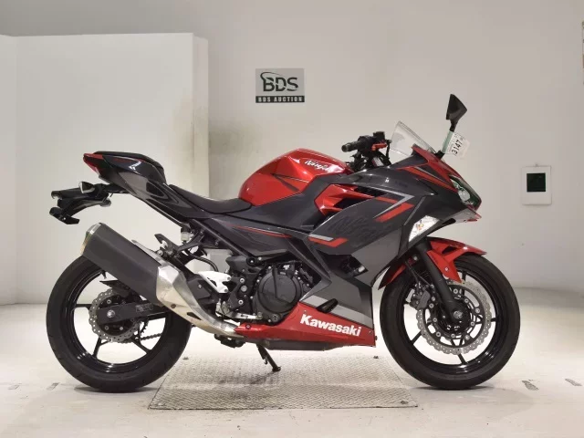 Kawasaki NINJA400-2 лот № 3147 оценка 4  с аукциона в Японии