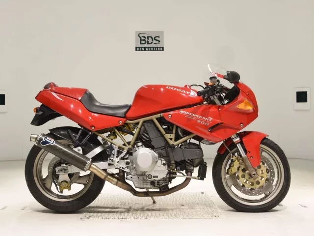Ducati  900 SS лот № 8023 оценка 4  с аукциона в Японии