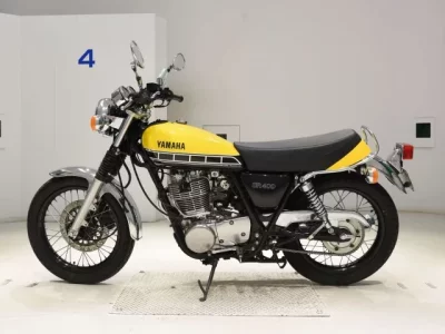 Yamaha SR400-4  с аукциона в Японии