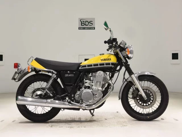 Yamaha SR400-4 лот № 7720 оценка 5  с аукциона в Японии