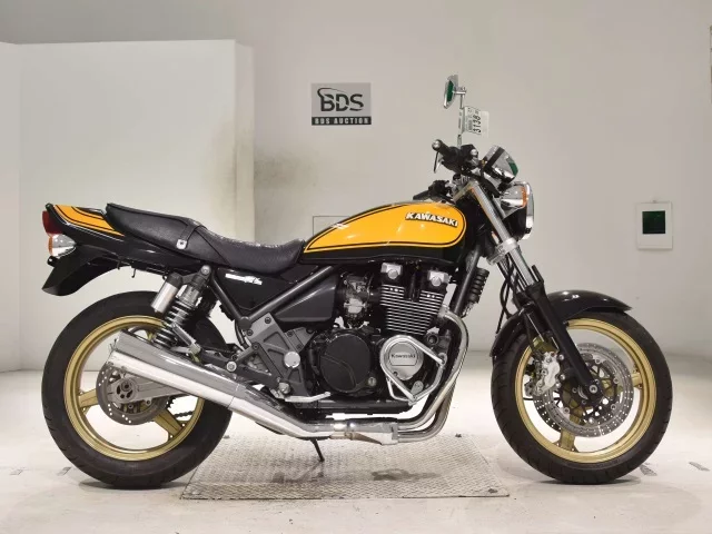 Kawasaki ZEPHYR400K лот № 3138 оценка 4  с аукциона в Японии