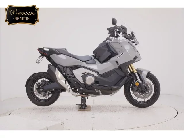 Honda X-ADV750-2 лот № 2683 оценка 7  с аукциона в Японии