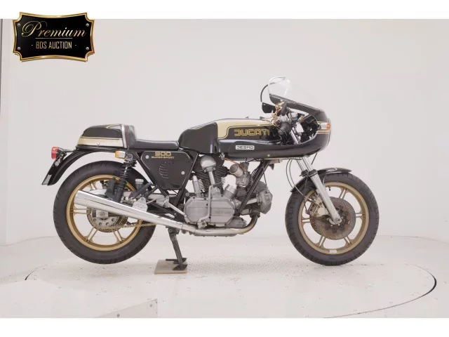 Ducati  900 SS лот № 2503 оценка 4  с аукциона в Японии