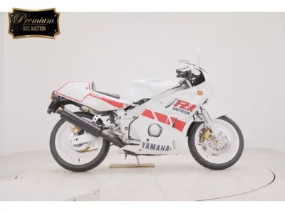 Yamaha FZR400R  с аукциона в Японии