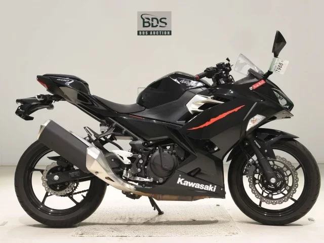 Kawasaki NINJA400-2 лот № 7988 оценка 4  с аукциона в Японии