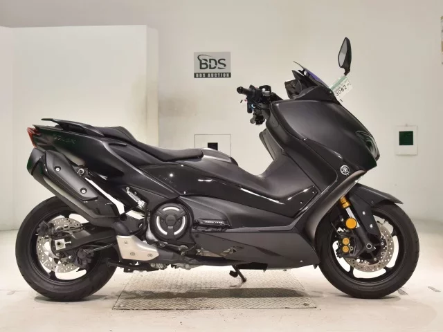 Yamaha T-MAX560T лот № 3062 оценка 6  с аукциона в Японии
