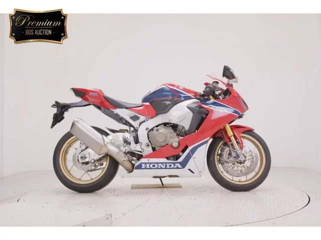 Honda CBR1000RR-3SP лот № 2610 оценка 6  с аукциона в Японии