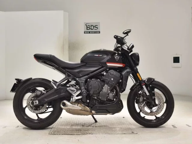 Triumph  TRIDENT 660 лот № 2966 оценка 5  с аукциона в Японии
