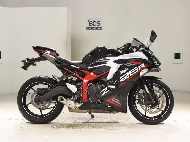 Kawasaki ZX-25R лот № 5403 оценка 5  с аукциона в Японии