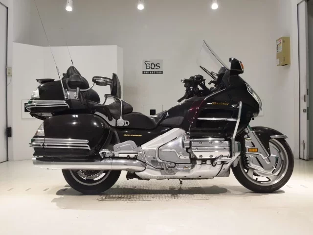 Honda GL1800 лот № 5153 оценка 4  с аукциона в Японии