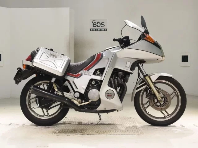 Yamaha XJ750D лот № 0297 оценка 4  с аукциона в Японии
