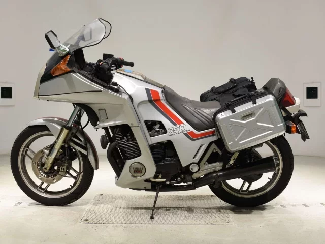 Yamaha XJ750D