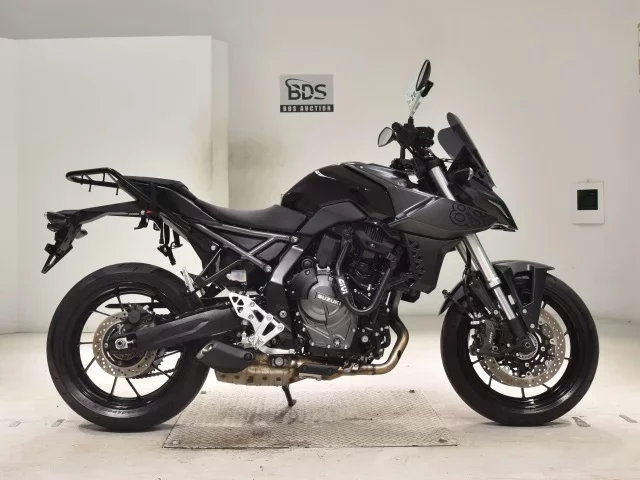 Suzuki GSX-8S лот № 2792 оценка 6  с аукциона в Японии