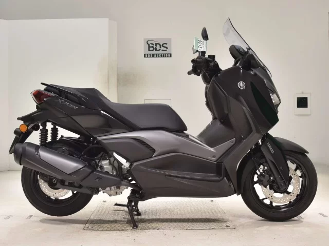 Yamaha X-MAX250-2 лот № 8015 оценка 7  с аукциона в Японии