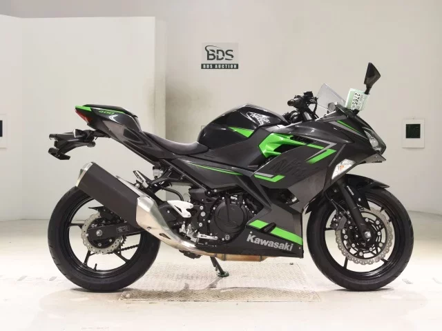 Kawasaki NINJA400-2 лот № 2765 оценка 6  с аукциона в Японии