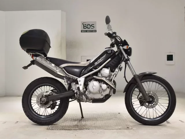 Yamaha TORITSU CAR лот № 2732 оценка 4  с аукциона в Японии