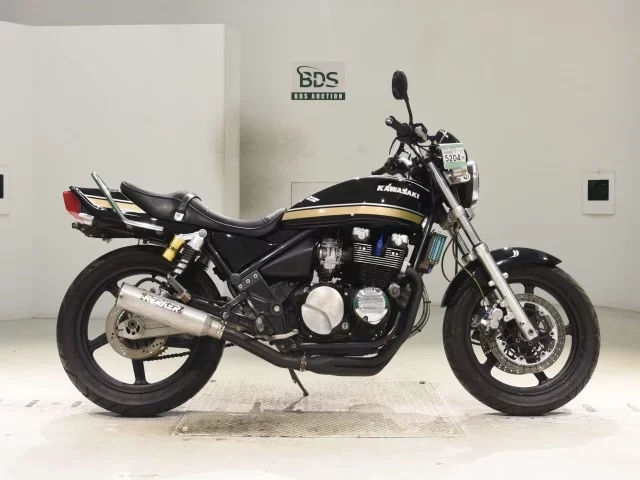 Kawasaki ZEPHYR400 лот № 5204 оценка 4  с аукциона в Японии