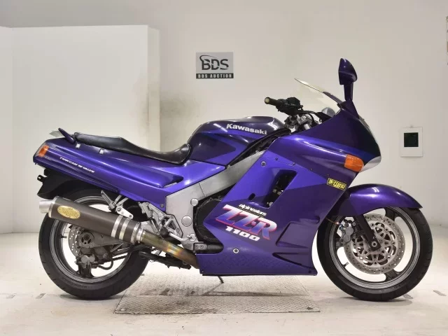 Kawasaki ZZR1100 лот № 2767 оценка 4  с аукциона в Японии