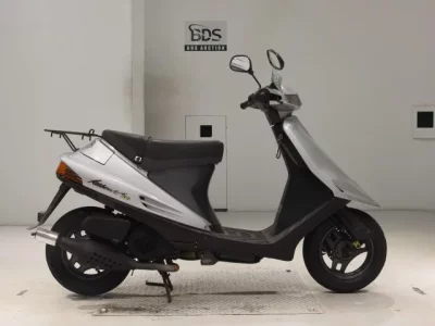 Suzuki ADDRESS V100
