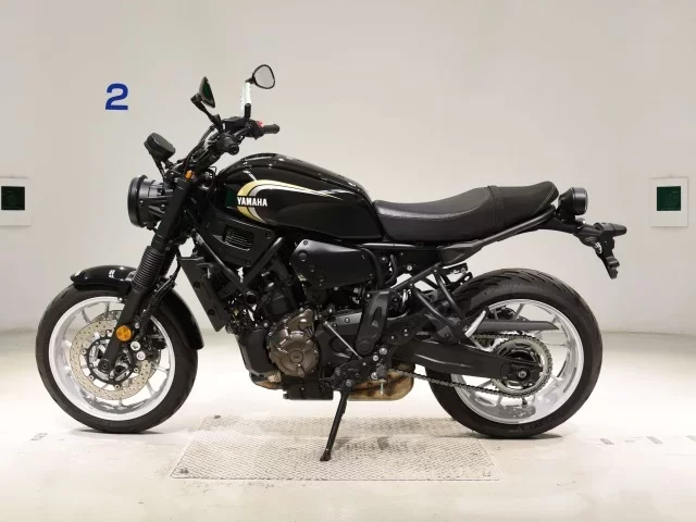 Yamaha XSR700-2