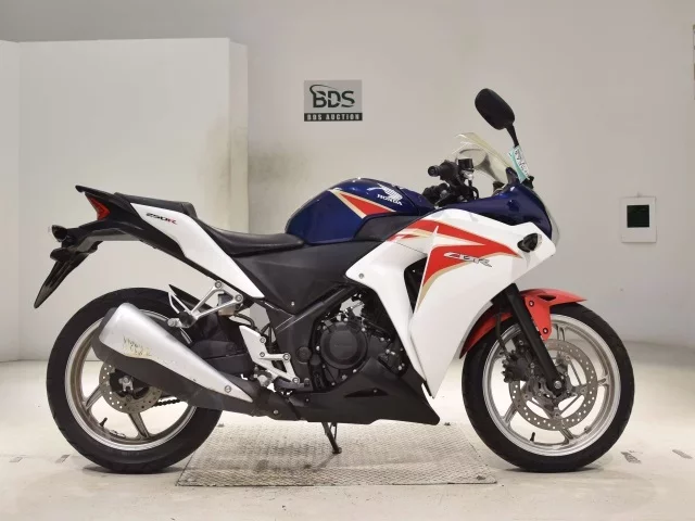 Honda CBR250R лот № 2739 оценка 4  с аукциона в Японии