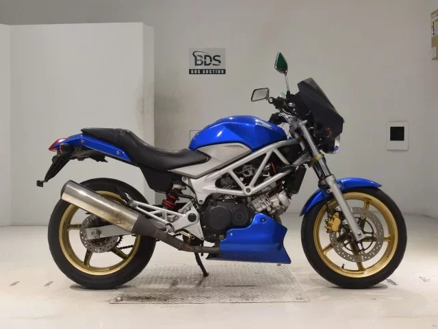 Honda VTR250 лот № 0313 оценка 4  с аукциона в Японии